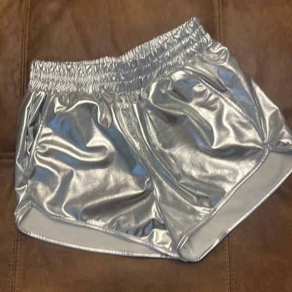 Silver elastic waist pull on shorts size medium - Picture 1 of 3
